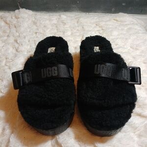 NWOB UGG Fluffita Black Platform Slides Sheepskin Slippers Womens Size 8 US